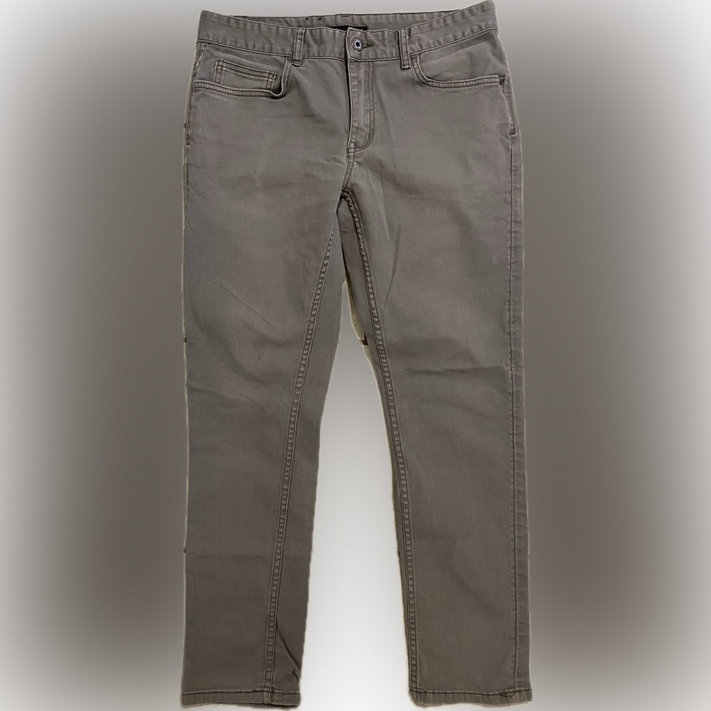 Globe pants, size 33, color gray